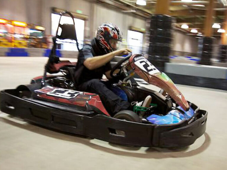 Racers-Edge-Indoor-Karting-foto1