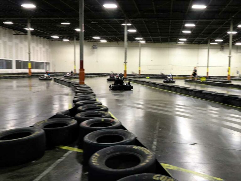 VictoryLaneIndoorCarting-foto3