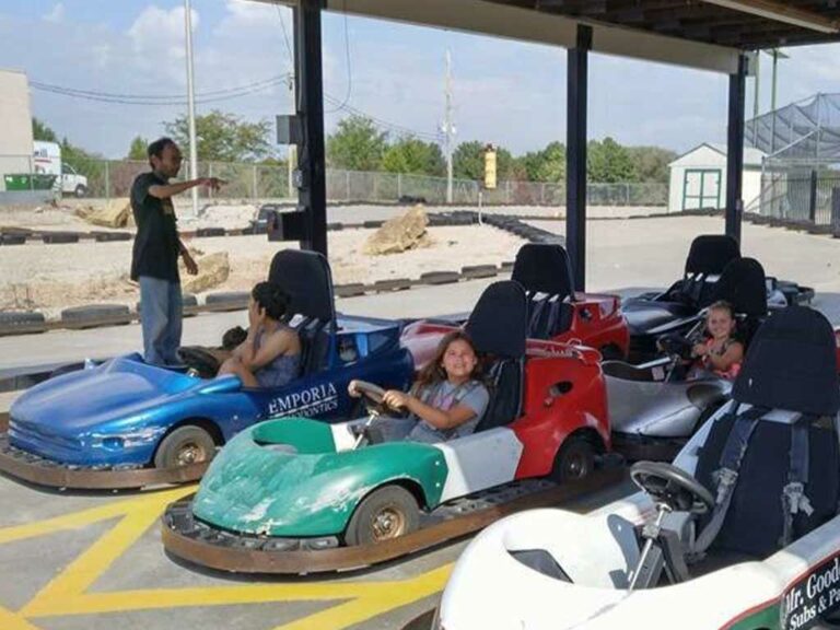 emporiafamilyfuncenter-foto1