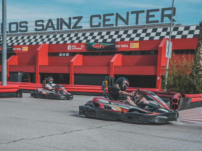 ES-CarlosSainzKartingLasRozas-listing1.jpg