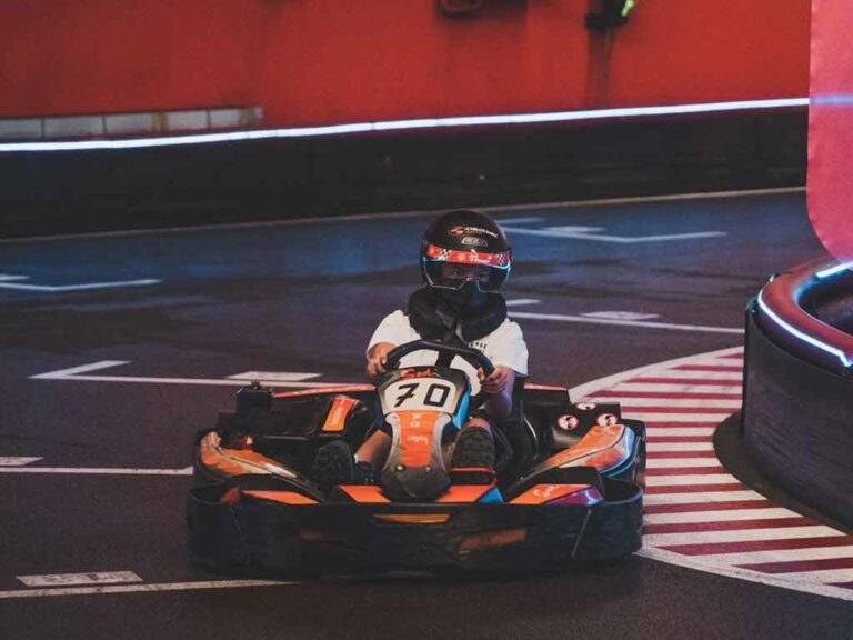 ES-CarlosSainzKartingMadrid-listing1.jpg