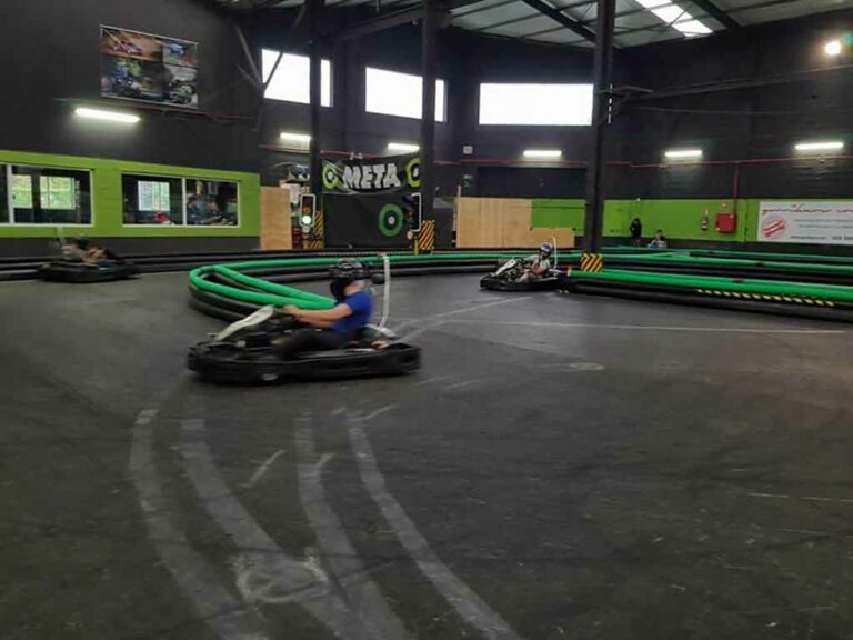 ES-KartingIndoorIrun-listing3